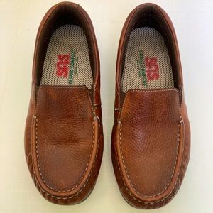 SAS Women’s Brown Leather Loafers, approx size 6 1/2 WW